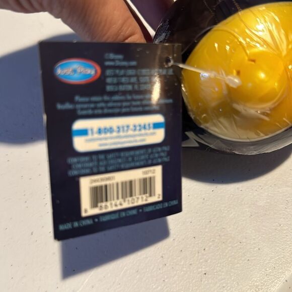 Disney collectibles. Disney Wish and 2 Disney Doorables.  New with tags - Picture 10 of 10